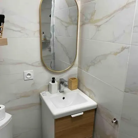 Appartement Charmant, Proche Gare Et Centre Historique - Climatisation Et Wifi *